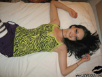 Liz Vicious - Liz Vicious toont haar kutje op bed